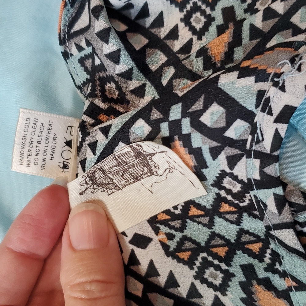 Aztec pattern tank - Picture 7 of 7